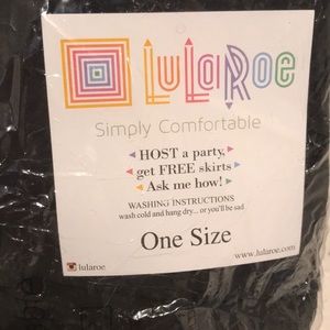 BRAND NEW LuLa Roe One Size black leggings